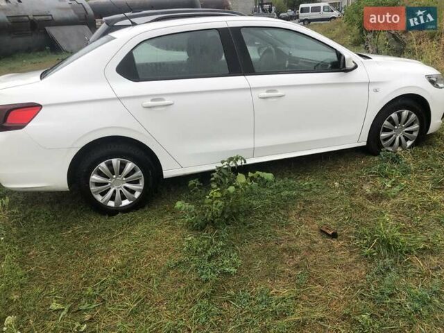 Білий Пежо 301, об'ємом двигуна 1.59 л та пробігом 118 тис. км за 6800 $, фото 1 на Automoto.ua