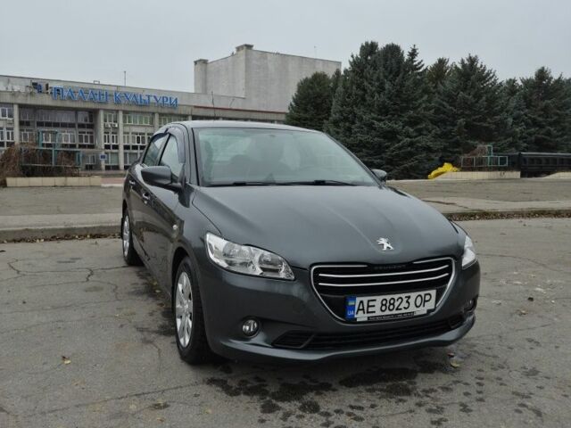Серый Пежо 301, объемом двигателя 1.6 л и пробегом 110 тыс. км за 7200 $, фото 1 на Automoto.ua