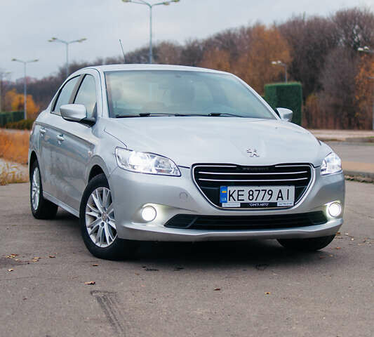 Серый Пежо 301, объемом двигателя 1.6 л и пробегом 32 тыс. км за 8200 $, фото 1 на Automoto.ua
