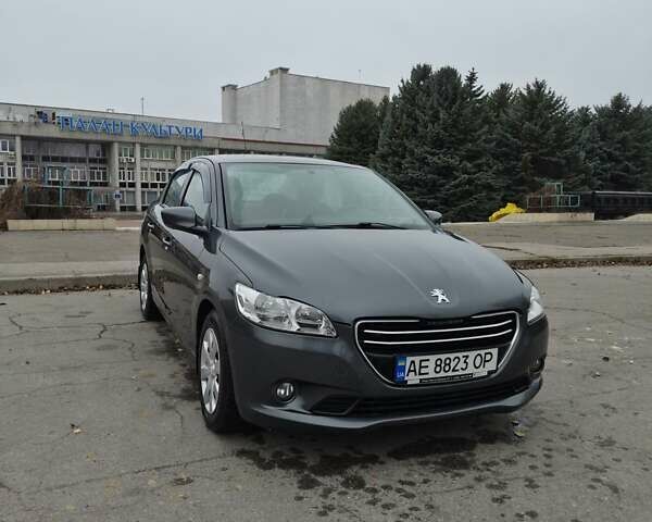 Серый Пежо 301, объемом двигателя 1.56 л и пробегом 110 тыс. км за 7200 $, фото 1 на Automoto.ua