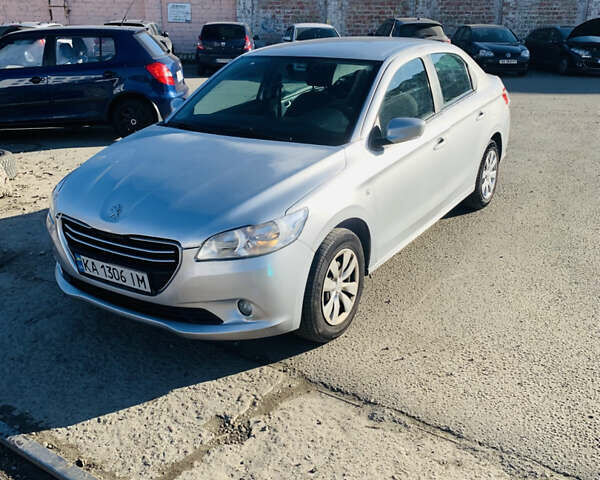 Серый Пежо 301, объемом двигателя 1.2 л и пробегом 270 тыс. км за 4499 $, фото 1 на Automoto.ua