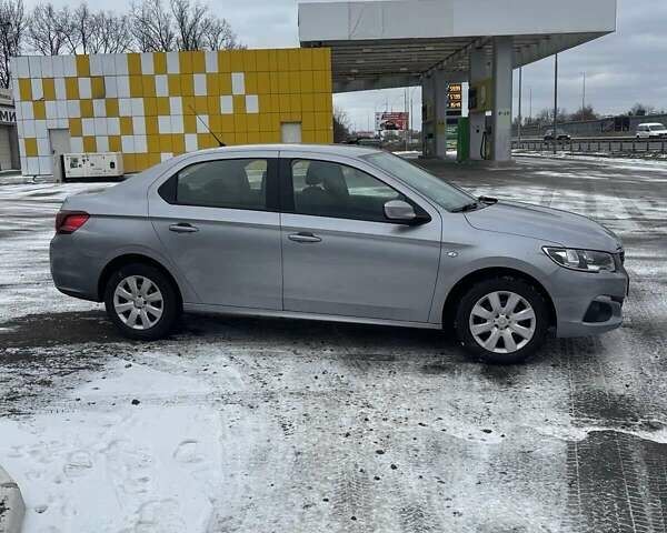 Серый Пежо 301, объемом двигателя 1.2 л и пробегом 144 тыс. км за 5850 $, фото 1 на Automoto.ua