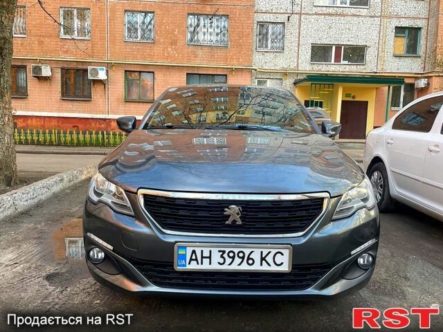 Серый Пежо 301, объемом двигателя 1.2 л и пробегом 138 тыс. км за 8000 $, фото 1 на Automoto.ua