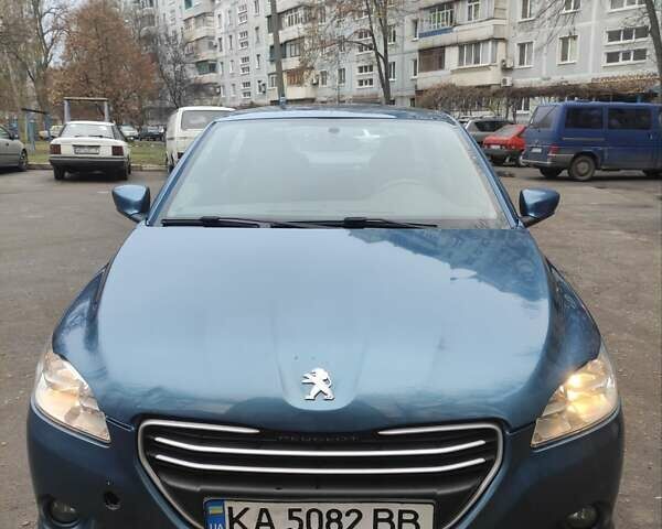 Синий Пежо 301, объемом двигателя 1.56 л и пробегом 367 тыс. км за 5500 $, фото 1 на Automoto.ua