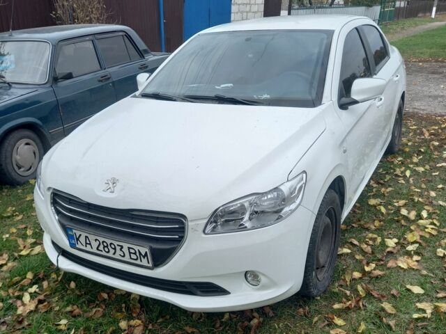 Пежо 304 2016 у Києві на Automoto.ua Білий Пежо 304, об'ємом двигуна 1.2 л та пробігом 370 тис. км за 4500 $, фото 1 на Automoto.ua