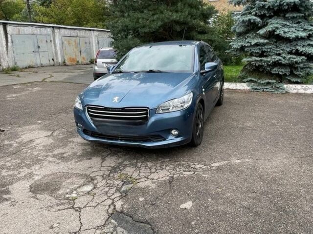 Синий Пежо 304, объемом двигателя 1.5 л и пробегом 190 тыс. км за 5600 $, фото 1 на Automoto.ua