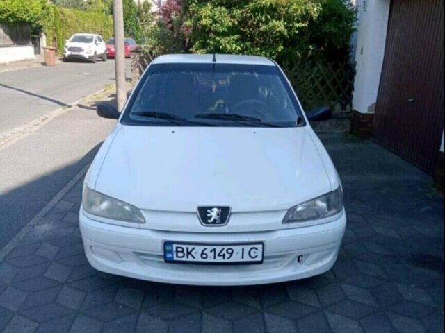 Білий Пежо 306, об'ємом двигуна 1.4 л та пробігом 350 тис. км за 2400 $, фото 1 на Automoto.ua