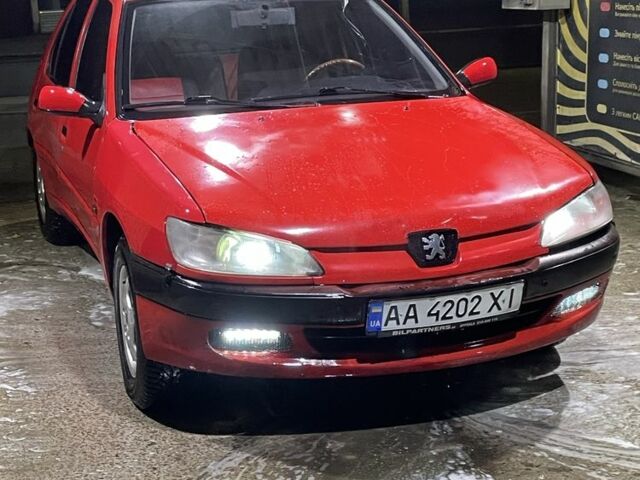 Красный Пежо 306, объемом двигателя 1.4 л и пробегом 358 тыс. км за 1000 $, фото 1 на Automoto.ua