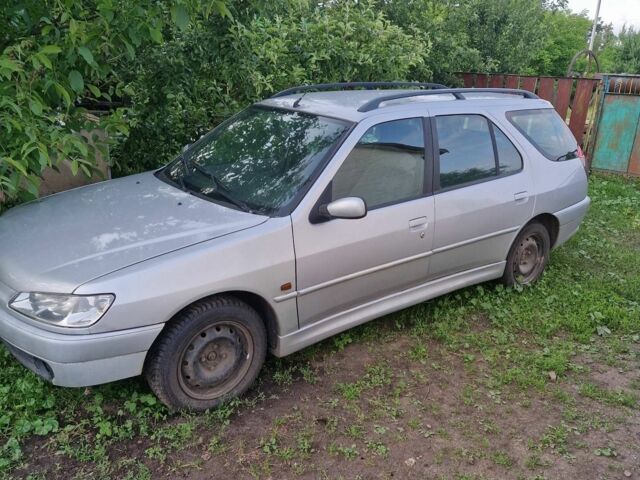 Серый Пежо 306, объемом двигателя 1.4 л и пробегом 300 тыс. км за 1500 $, фото 1 на Automoto.ua