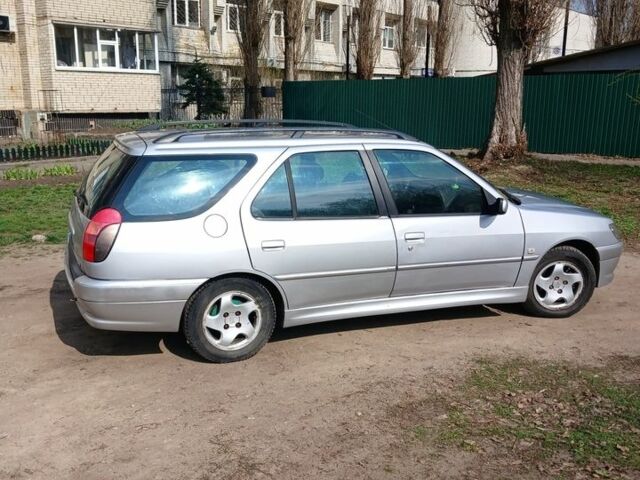 Сірий Пежо 306, об'ємом двигуна 1.36 л та пробігом 301 тис. км за 3300 $, фото 1 на Automoto.ua