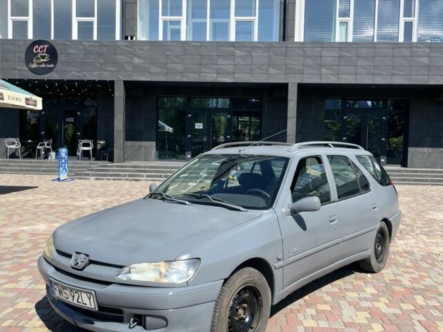 Серый Пежо 306, объемом двигателя 1.9 л и пробегом 200 тыс. км за 1800 $, фото 1 на Automoto.ua