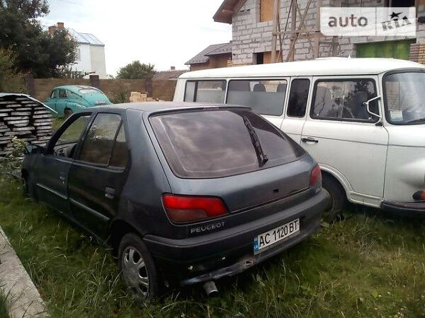 Сірий Пежо 306, об'ємом двигуна 1.4 л та пробігом 200 тис. км за 1500 $, фото 1 на Automoto.ua