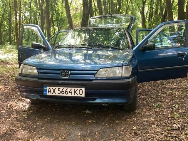 Синий Пежо 306, объемом двигателя 1.4 л и пробегом 365 тыс. км за 1900 $, фото 1 на Automoto.ua