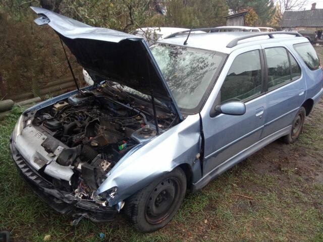 Синий Пежо 306, объемом двигателя 0 л и пробегом 150 тыс. км за 600 $, фото 1 на Automoto.ua