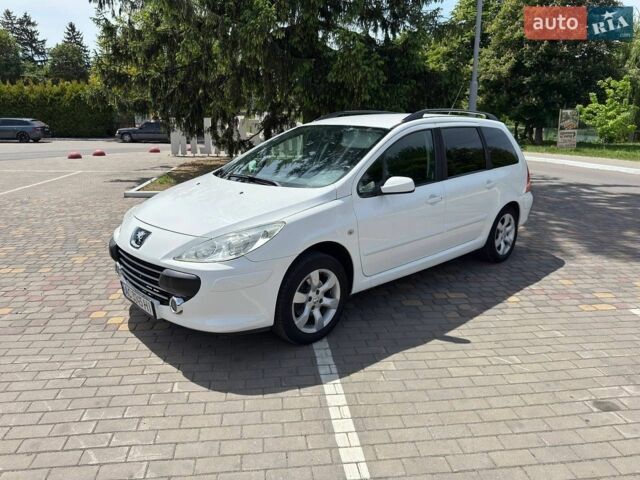 Белый Пежо 307, объемом двигателя 2 л и пробегом 264 тыс. км за 3850 $, фото 1 на Automoto.ua