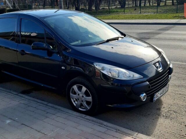 Чорний Пежо 307, об'ємом двигуна 1.6 л та пробігом 240 тис. км за 4400 $, фото 1 на Automoto.ua