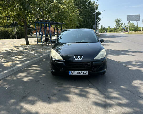 Черный Пежо 307, объемом двигателя 1.59 л и пробегом 162 тыс. км за 4500 $, фото 1 на Automoto.ua