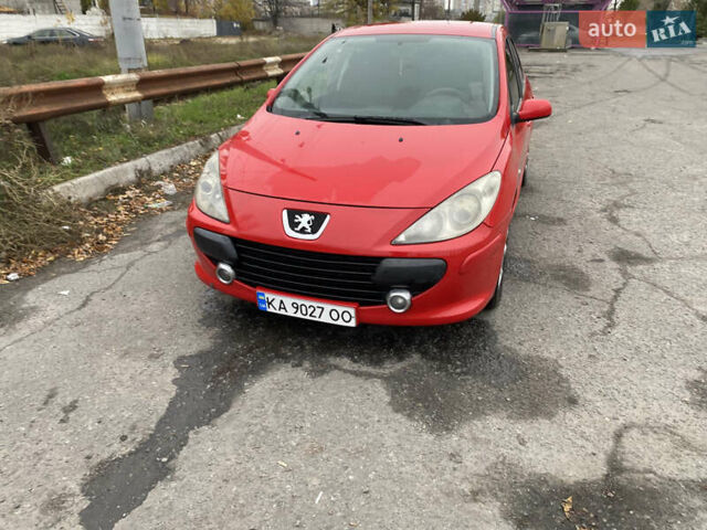 Червоний Пежо 307, об'ємом двигуна 2 л та пробігом 350 тис. км за 3250 $, фото 1 на Automoto.ua