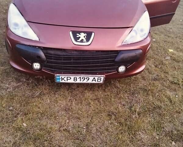 Червоний Пежо 307, об'ємом двигуна 2.02 л та пробігом 270 тис. км за 3450 $, фото 1 на Automoto.ua