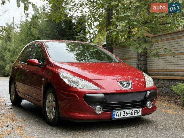 Красный Пежо 307, объемом двигателя 1.59 л и пробегом 201 тыс. км за 4900 $, фото 1 на Automoto.ua