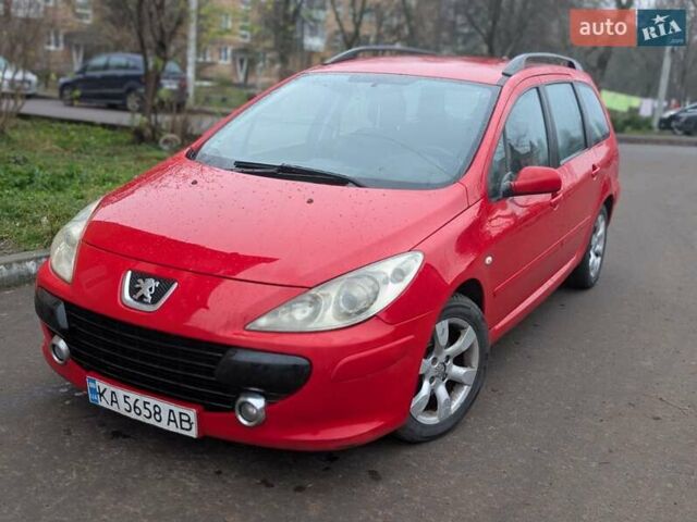 Красный Пежо 307, объемом двигателя 1.59 л и пробегом 350 тыс. км за 3650 $, фото 1 на Automoto.ua