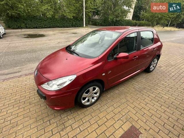 Красный Пежо 307, объемом двигателя 2 л и пробегом 269 тыс. км за 4700 $, фото 1 на Automoto.ua
