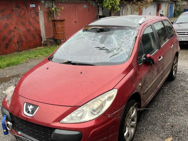 Пежо 307 2007 в Кривом Роге на Automoto.ua Красный Пежо 307, объемом двигателя 2 л и пробегом 272 тыс. км за 2100 $, фото 1 на Automoto.ua