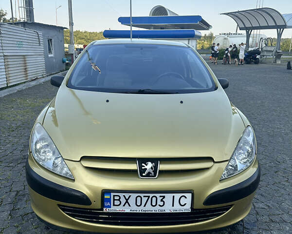 Жовтий Пежо 307, об'ємом двигуна 1.59 л та пробігом 292 тис. км за 2800 $, фото 1 на Automoto.ua
