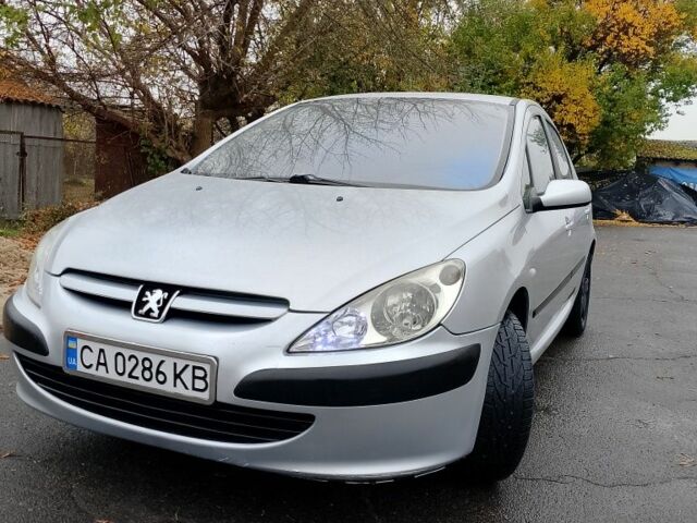 Сірий Пежо 307, об'ємом двигуна 1.6 л та пробігом 300 тис. км за 2800 $, фото 1 на Automoto.ua