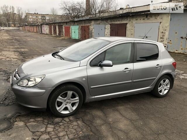 Серый Пежо 307, объемом двигателя 2 л и пробегом 150 тыс. км за 4798 $, фото 1 на Automoto.ua