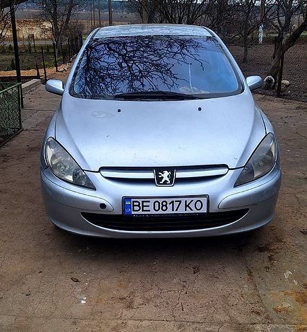 Серый Пежо 307, объемом двигателя 2 л и пробегом 380 тыс. км за 2100 $, фото 1 на Automoto.ua