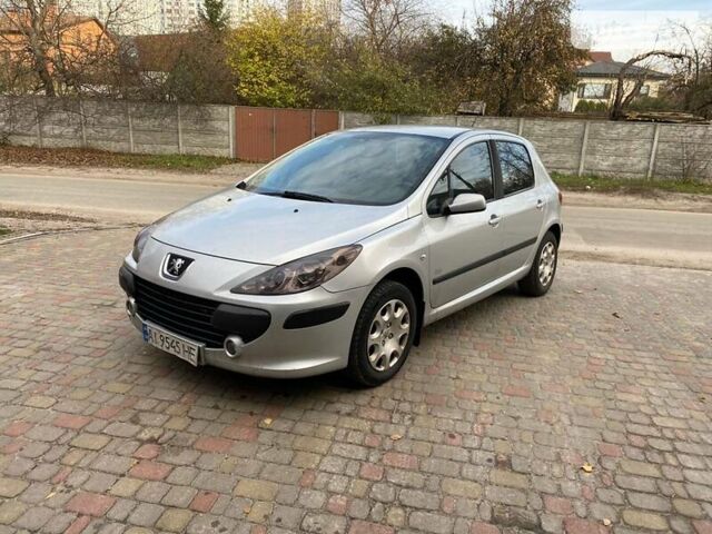 Сірий Пежо 307, об'ємом двигуна 1.6 л та пробігом 290 тис. км за 4000 $, фото 1 на Automoto.ua