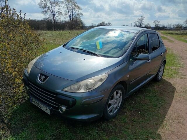 Серый Пежо 307, объемом двигателя 2 л и пробегом 260 тыс. км за 3500 $, фото 1 на Automoto.ua