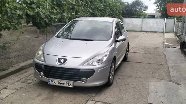 Серый Пежо 307, объемом двигателя 2 л и пробегом 216 тыс. км за 4200 $, фото 1 на Automoto.ua