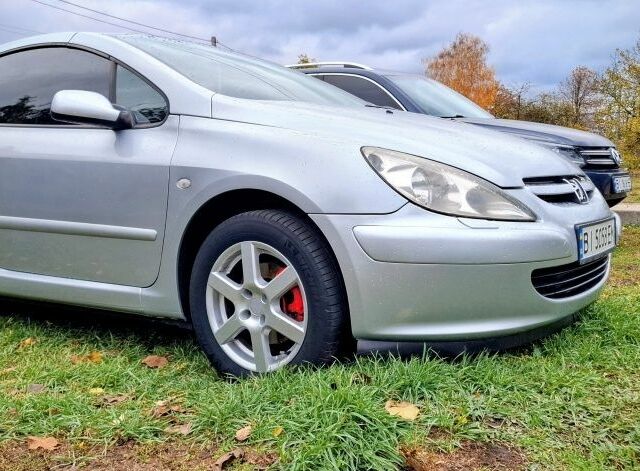 Сірий Пежо 307, об'ємом двигуна 2 л та пробігом 126 тис. км за 5500 $, фото 1 на Automoto.ua