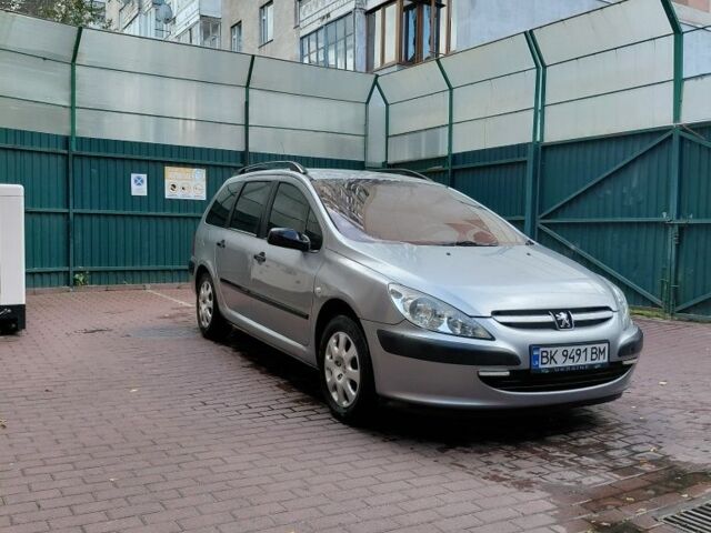 Серый Пежо 307, объемом двигателя 1.4 л и пробегом 400 тыс. км за 3500 $, фото 1 на Automoto.ua