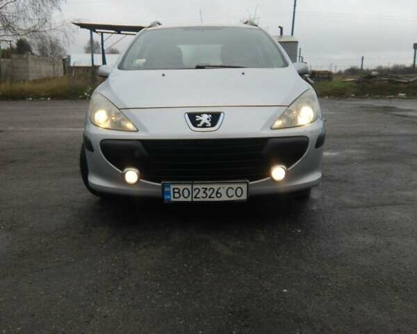 Сірий Пежо 307, об'ємом двигуна 1.6 л та пробігом 265 тис. км за 4300 $, фото 1 на Automoto.ua