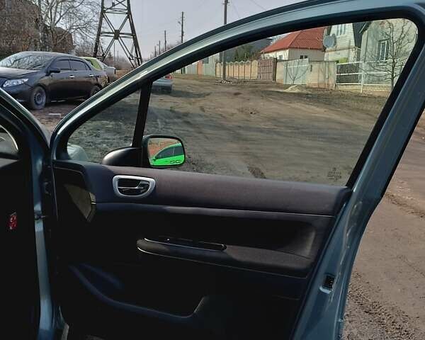 Сірий Пежо 307, об'ємом двигуна 1.6 л та пробігом 160 тис. км за 6700 $, фото 1 на Automoto.ua