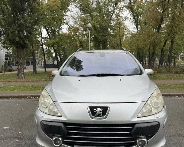 Пежо 307 2006 в Киеве на Automoto.ua Серый Пежо 307, объемом двигателя 2 л и пробегом 303 тыс. км за 4600 $, фото 1 на Automoto.ua