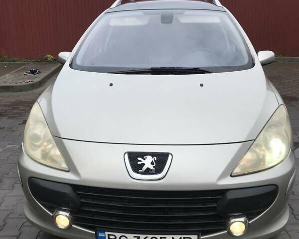 Сірий Пежо 307, об'ємом двигуна 1.59 л та пробігом 221 тис. км за 5500 $, фото 1 на Automoto.ua