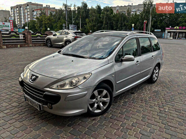 Серый Пежо 307, объемом двигателя 1.6 л и пробегом 300 тыс. км за 6999 $, фото 1 на Automoto.ua