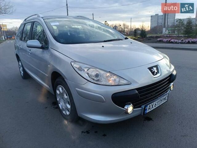 Сірий Пежо 307, об'ємом двигуна 1.59 л та пробігом 284 тис. км за 4300 $, фото 1 на Automoto.ua