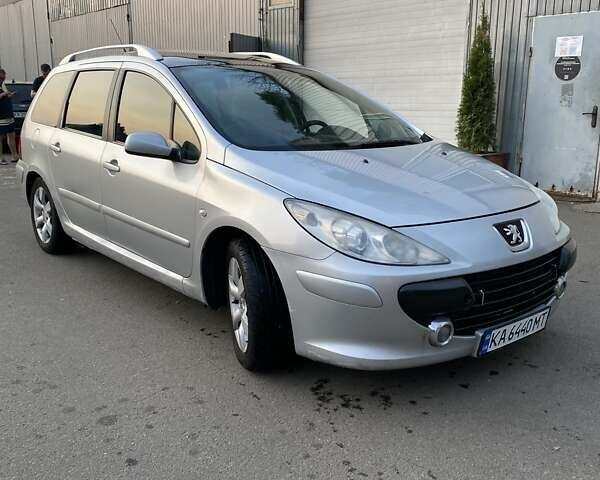 Сірий Пежо 307, об'ємом двигуна 2 л та пробігом 150 тис. км за 3900 $, фото 1 на Automoto.ua