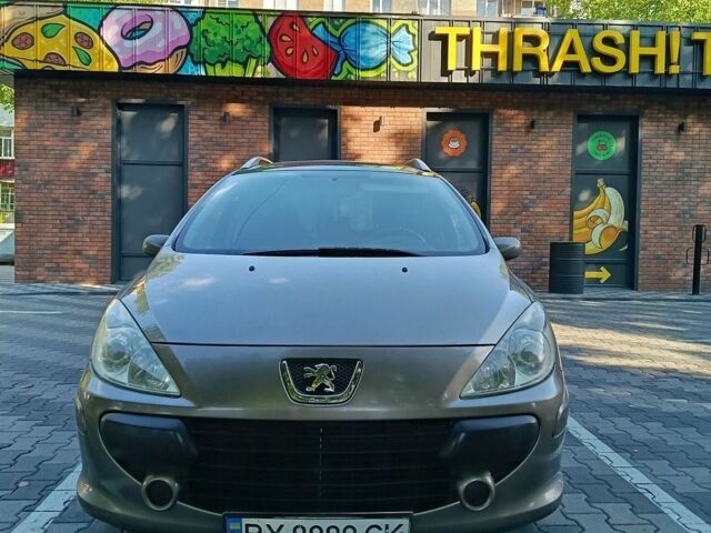 Сірий Пежо 307, об'ємом двигуна 1.6 л та пробігом 300 тис. км за 3900 $, фото 1 на Automoto.ua