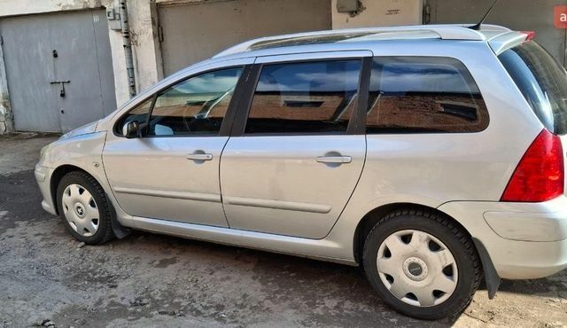 Сірий Пежо 307, об'ємом двигуна 2 л та пробігом 227 тис. км за 4500 $, фото 1 на Automoto.ua