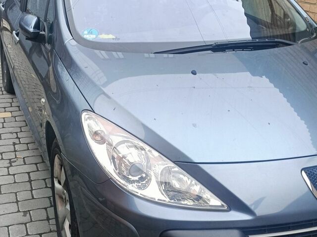 Серый Пежо 307, объемом двигателя 0 л и пробегом 234 тыс. км за 5000 $, фото 1 на Automoto.ua