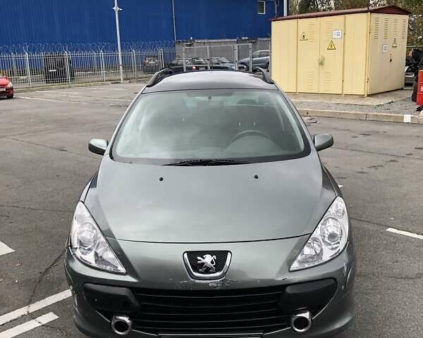 Серый Пежо 307, объемом двигателя 2 л и пробегом 216 тыс. км за 3200 $, фото 1 на Automoto.ua