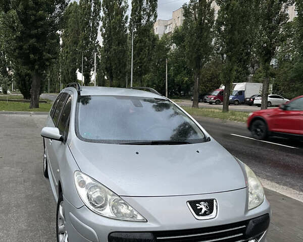 Серый Пежо 307, объемом двигателя 1.6 л и пробегом 238 тыс. км за 6000 $, фото 1 на Automoto.ua