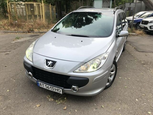 Серый Пежо 307, объемом двигателя 2 л и пробегом 379 тыс. км за 4250 $, фото 1 на Automoto.ua