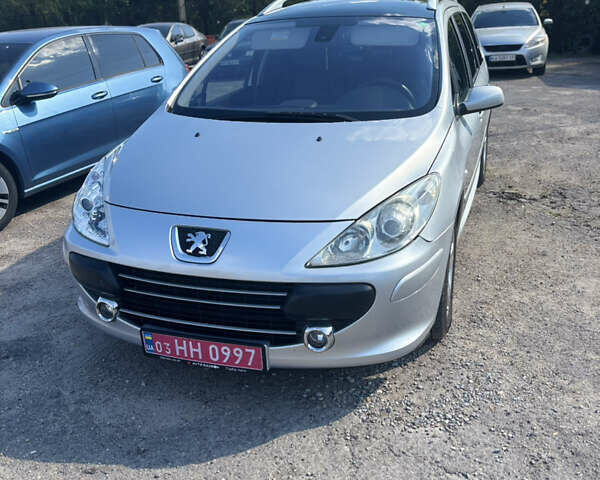 Серый Пежо 307, объемом двигателя 2 л и пробегом 195 тыс. км за 6100 $, фото 1 на Automoto.ua